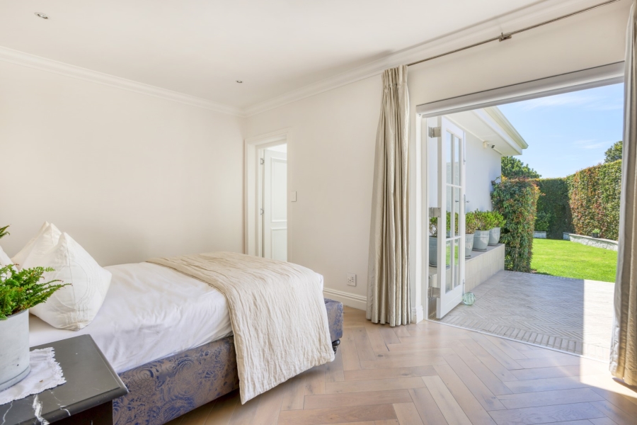 5 Bedroom Property for Sale in Constantia Western Cape